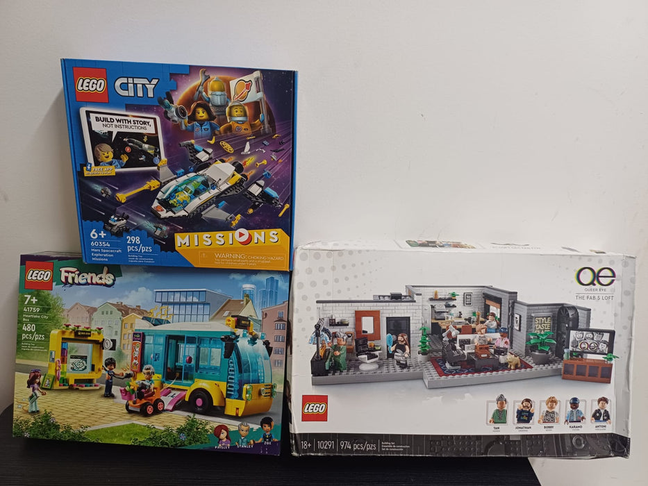 Lote Grado A 3 SETS DE JUGUETES LEGO NUEVOS (LEGO City Misiones de exploración espacial de Marte, LEGO Icons Queer Eye Loft de los 5 Fab, LEGO Friends Autobús de Heartlake City )